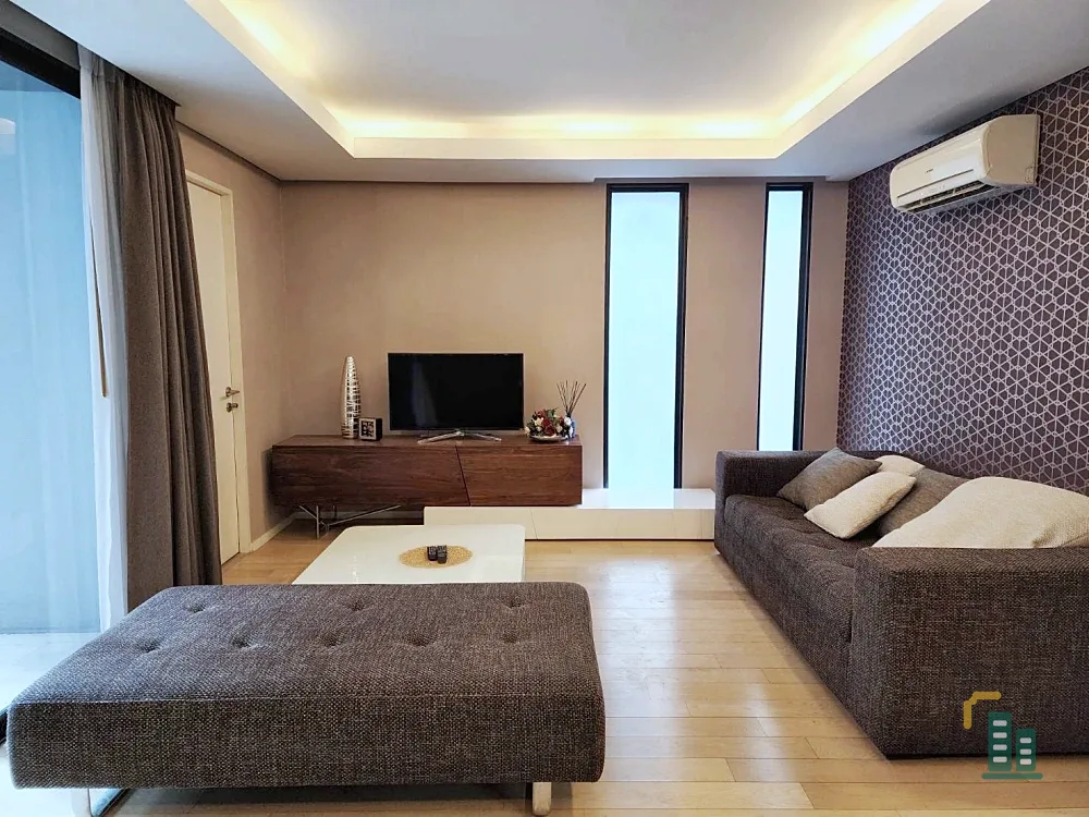 Luxury Condo for rent in the heart of the city, MODE Sukhumvit 61, swimming pool and garden view, fully furnished, luxuriously decorated, ready to mov