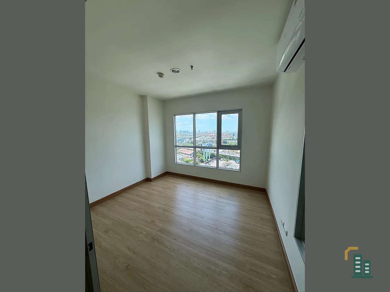 For sale: The Aspire Rama 4, empty room, good location, convenient transportation, beautiful view of the Chao Phraya River, reserve now!