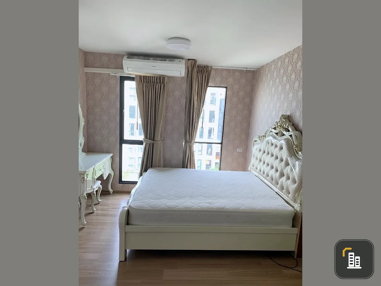 Unio Sukhumvit 72 Studio room for rent, decorated in princess style, with beautiful wallpaper. Hurry and reserve now!