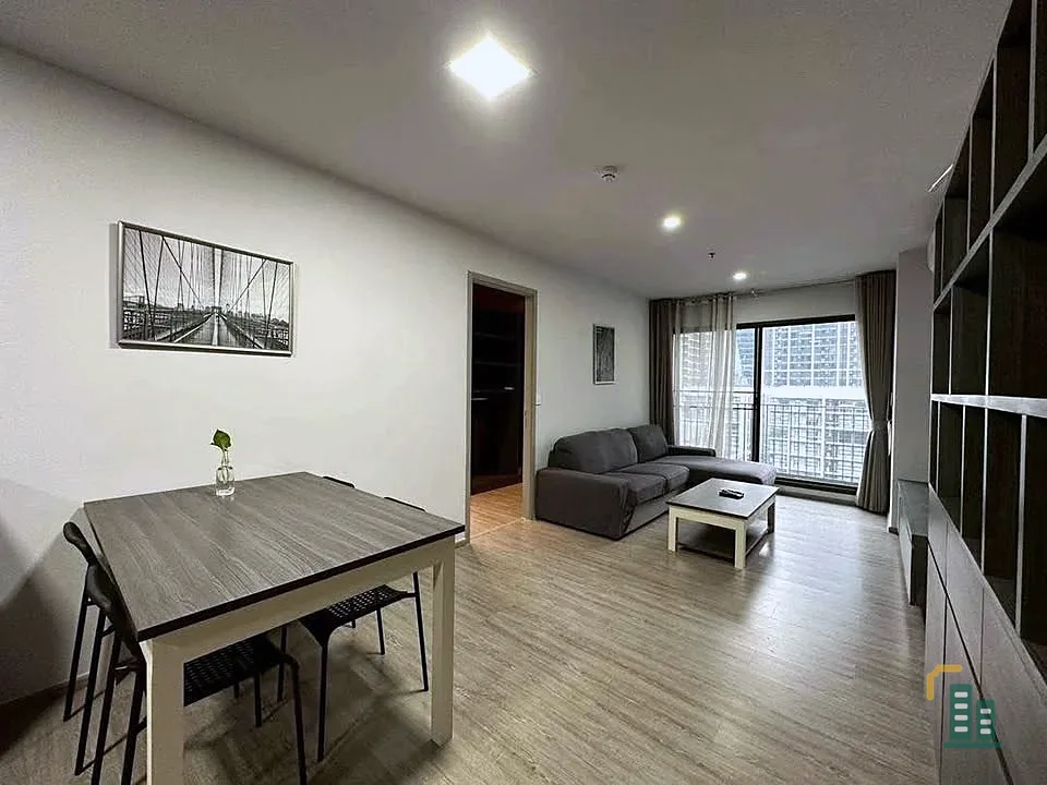 For sale: Rhythm Ekkamai, 8th floor, beautiful view, airy, open. Interested in owning one? Hurry and reserve now!