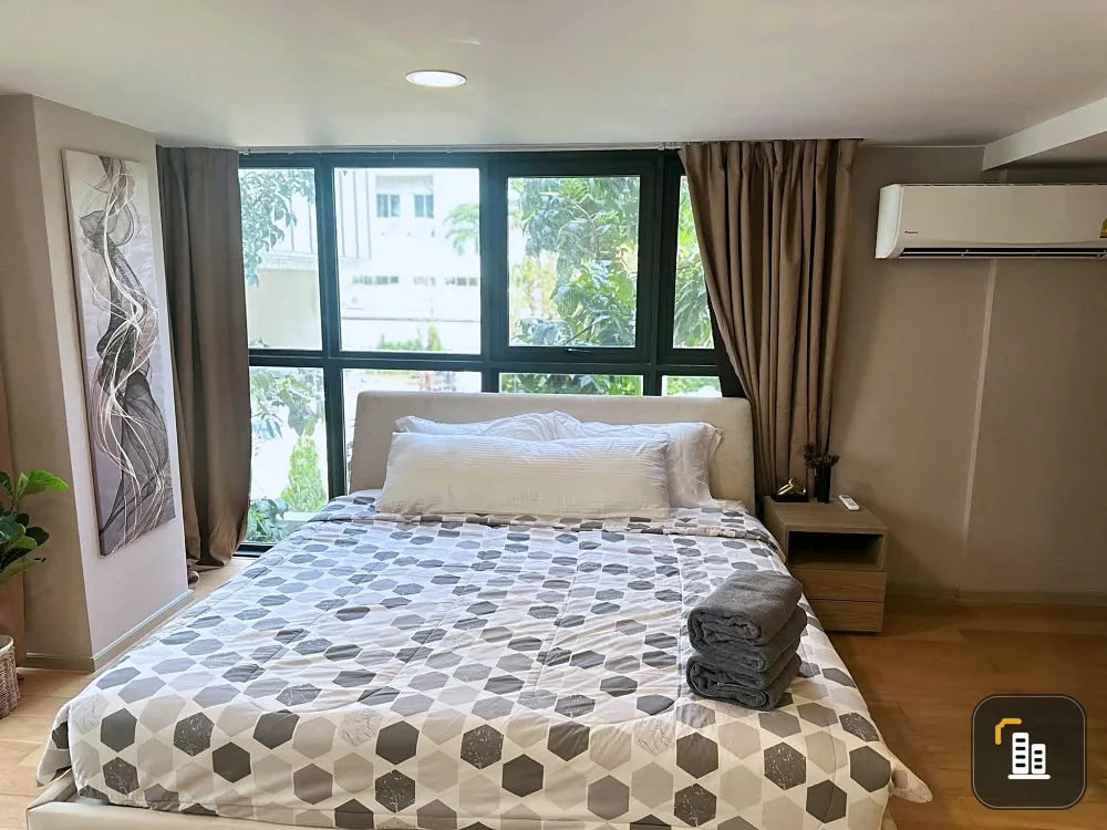 Walden Asoke for rent, spacious room, lots of usable space, good location, complete facilities, don't miss it.