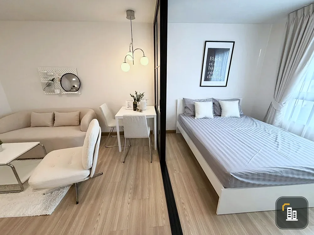 For sale: Plum Condo Phahonyothin 89 Phase 1, decorated in a "minimal style," ready to move in. Bedroom comes with glass partitions.