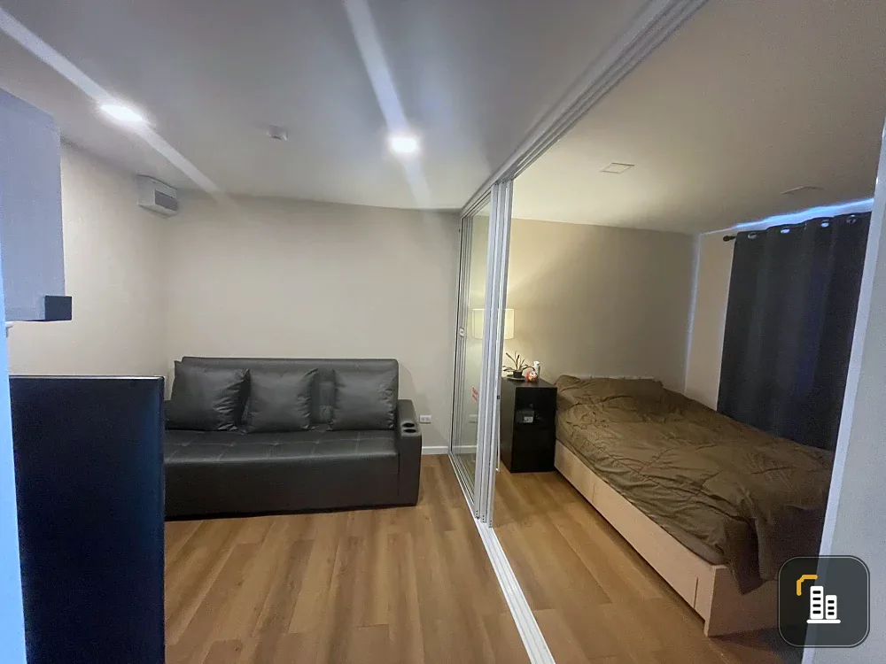For sale: JW Condo @ Donmuang, studio room, built-in furniture, excellent quality, full amenities, reserve now!
