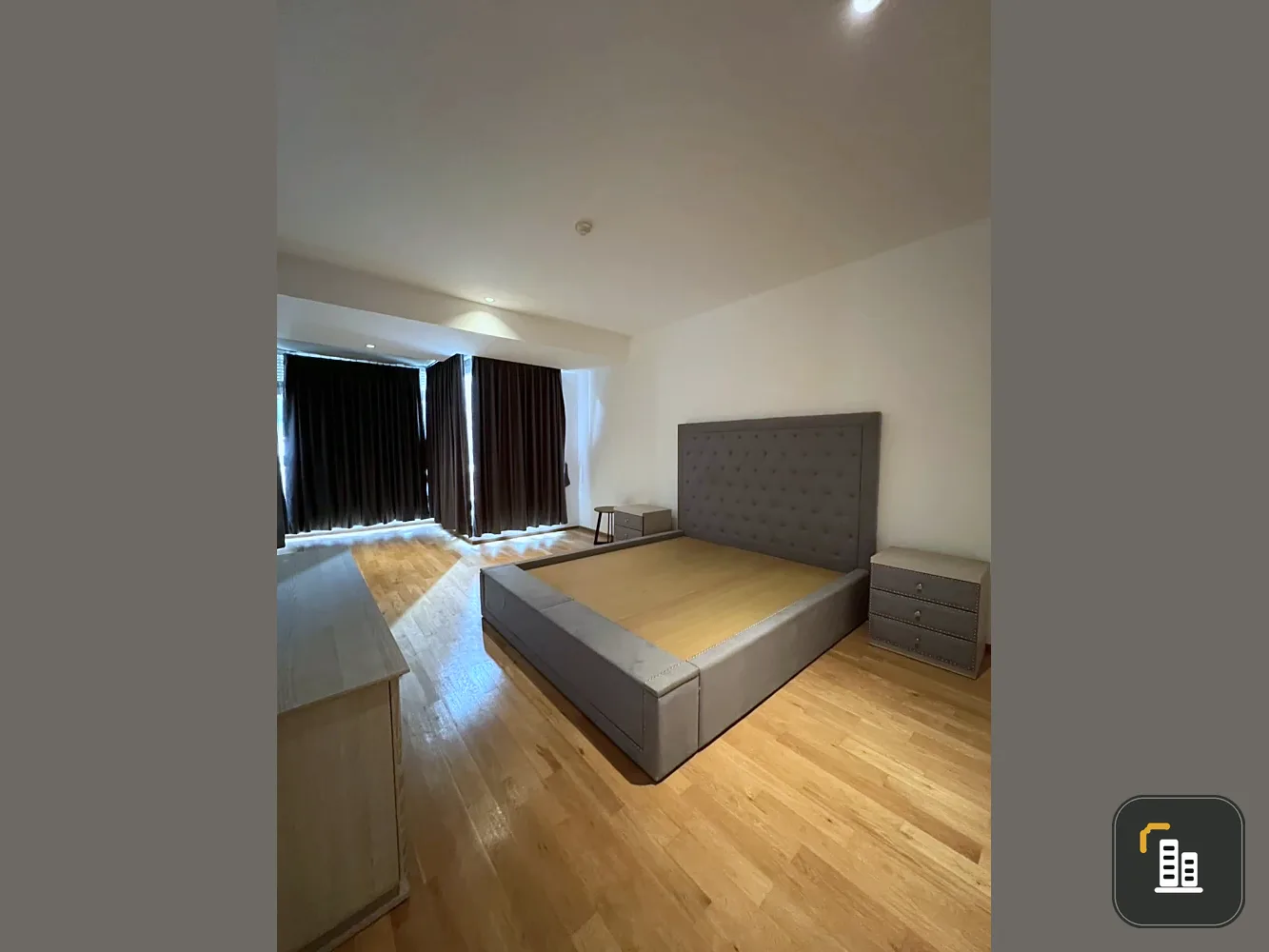 For sale: The Empire Place Sathorn, ready to move in, fully furnished, spacious and comfortable room, suitable for a family. Reserve now!