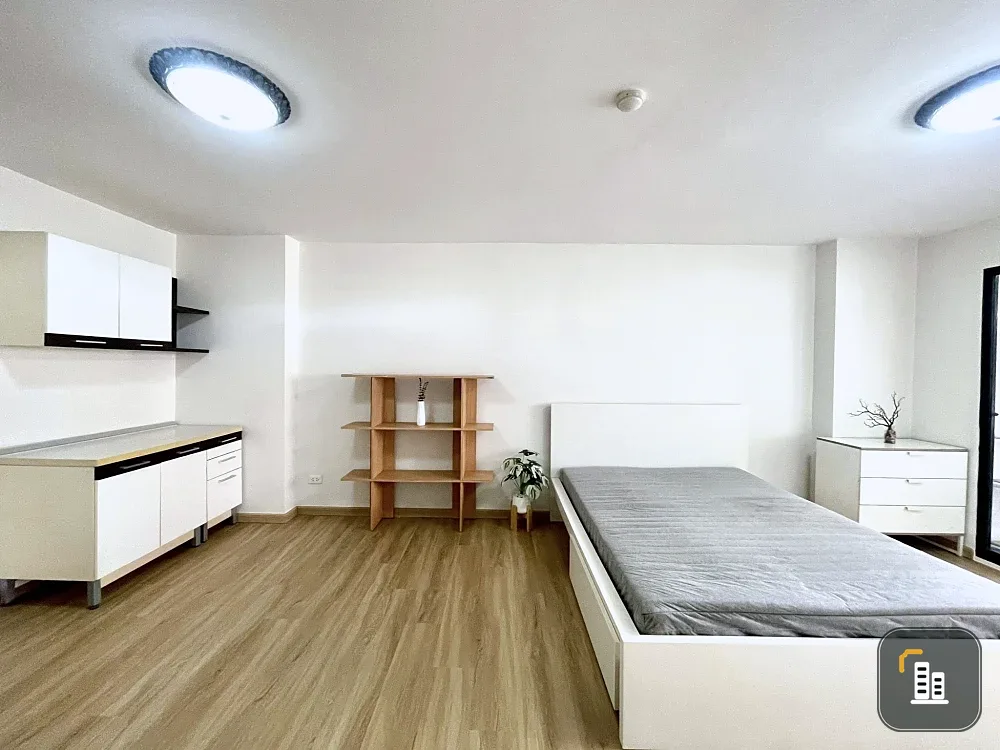 Champs Elysees Tiwanon Studio for sale, spacious living space, open view, fully equipped with amenities. Reserve now!