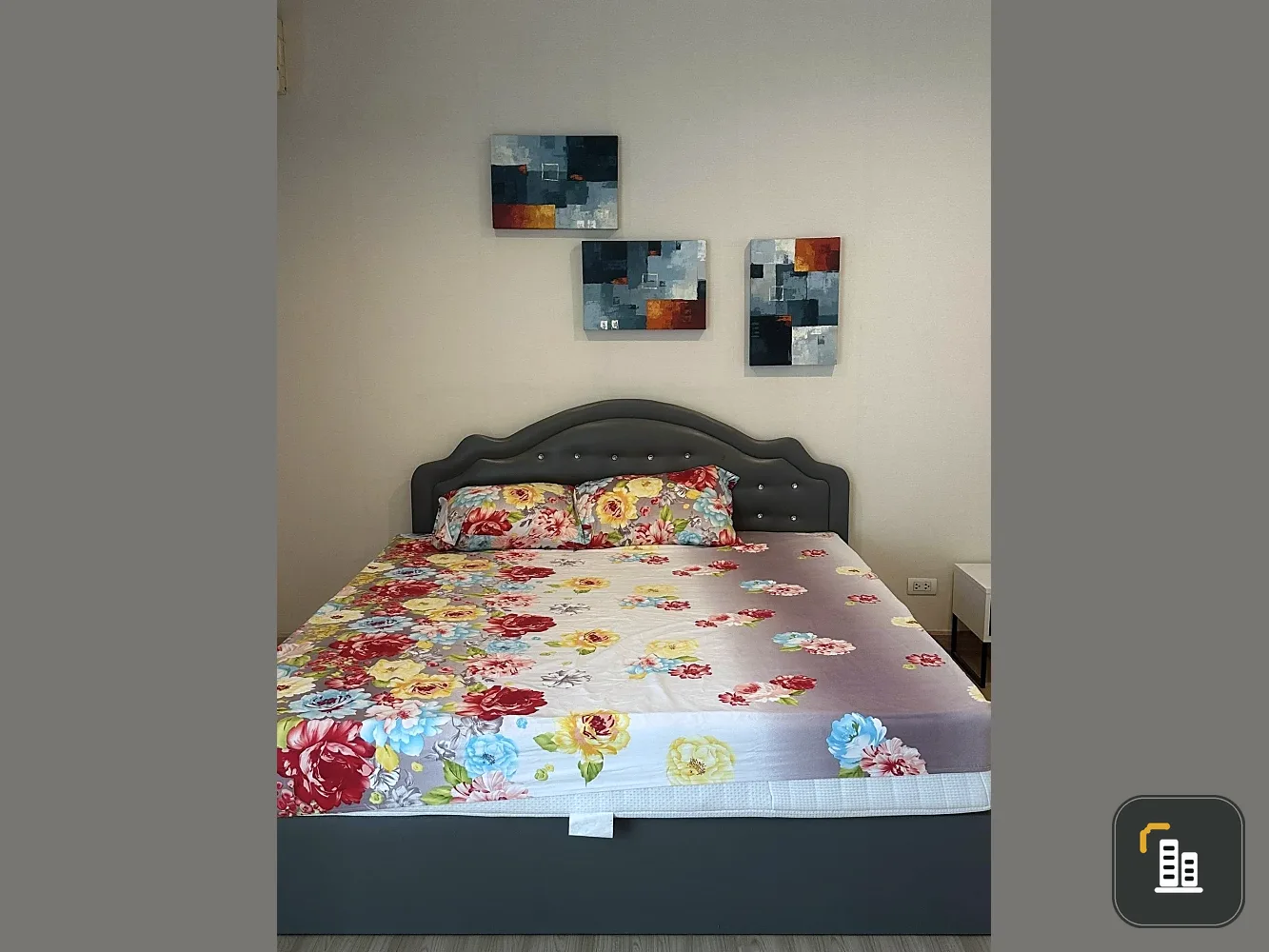 For sale: The Light House Sathorn-Chareonnakorn, high floor unit with furniture and appliances. Don't miss out on this great deal! Reserve now!!!