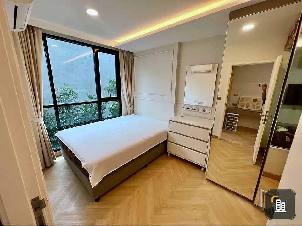For sale: Vtara Sukhumvit 36, room in good condition, live in and well maintained. Next door are adults, living quietly, no children or noise disturba