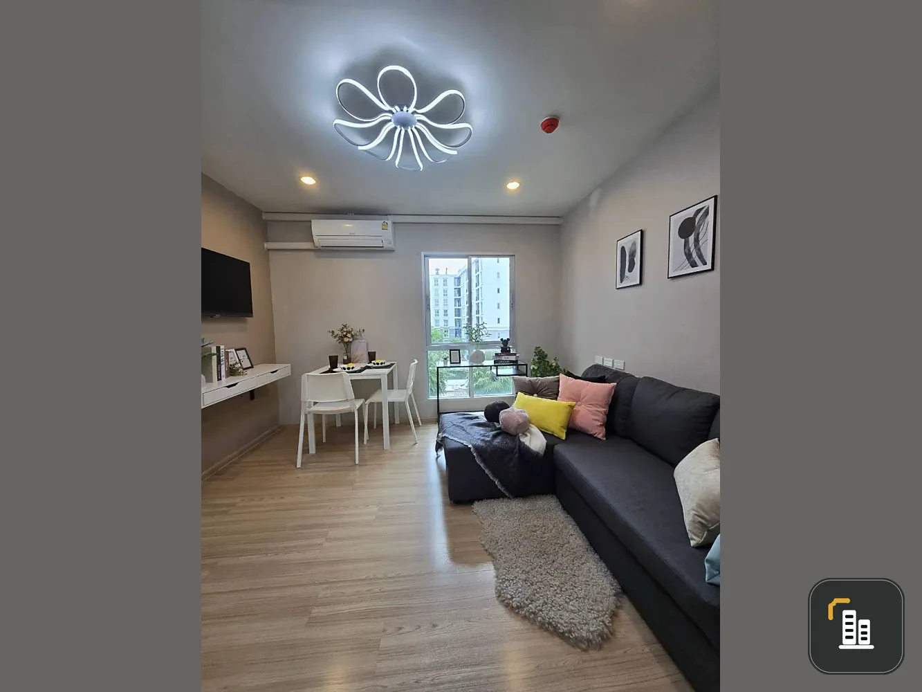 Plum Condo Chaengwattana Station for sale, nice room, fully furnished, just bring your bag and move in.