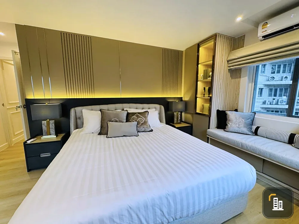 For sale: Fortune Condo Town, 2 bedrooms, 2 bathrooms, beautifully decorated with built-ins throughout the room. Interested? Reserve now!