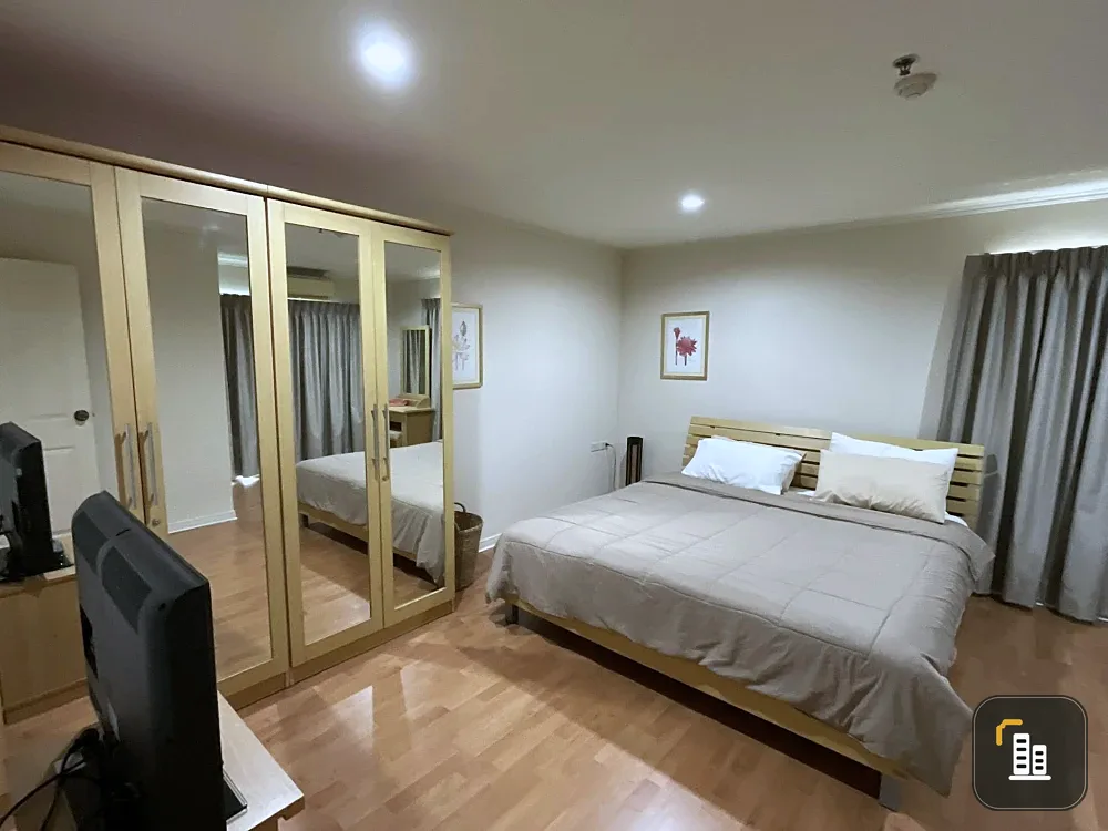 For rent: Lumpini Ville Sukhumvit 77, spacious room with plenty of usable space, fully furnished and equipped with amenities. Reserve now!