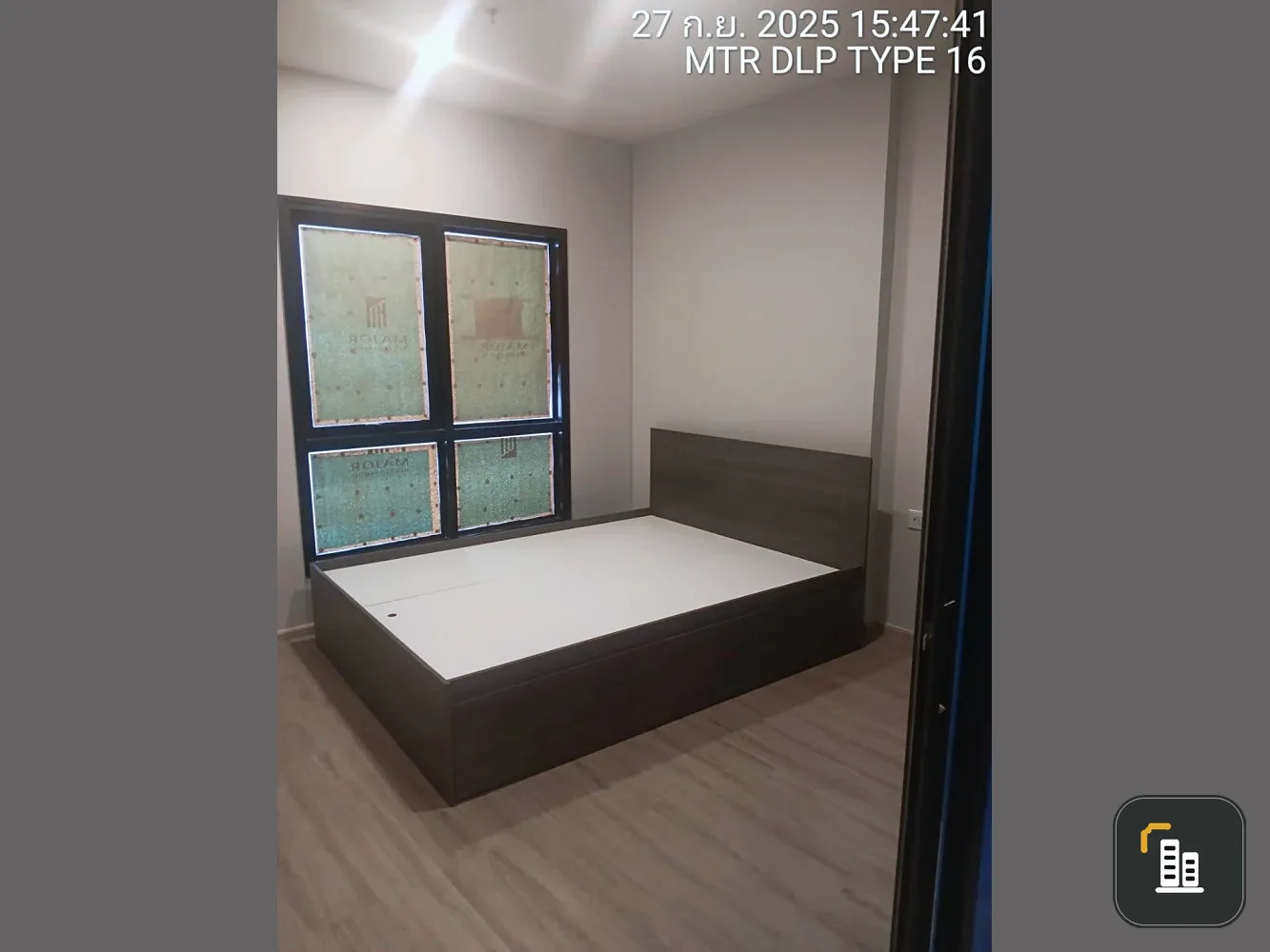 Selling down payment for Metris District Ladprao, 1 bedroom unit in a prime location near Chatuchak Park. Hurry, or you'll miss out!