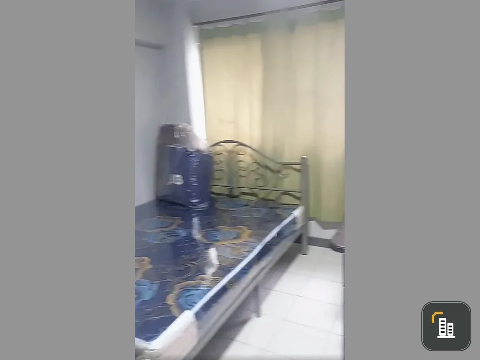For sale: Lumpini Center Happyland, corner unit, no noise, easy to find food, complete with all the conveniences. Reserve now!