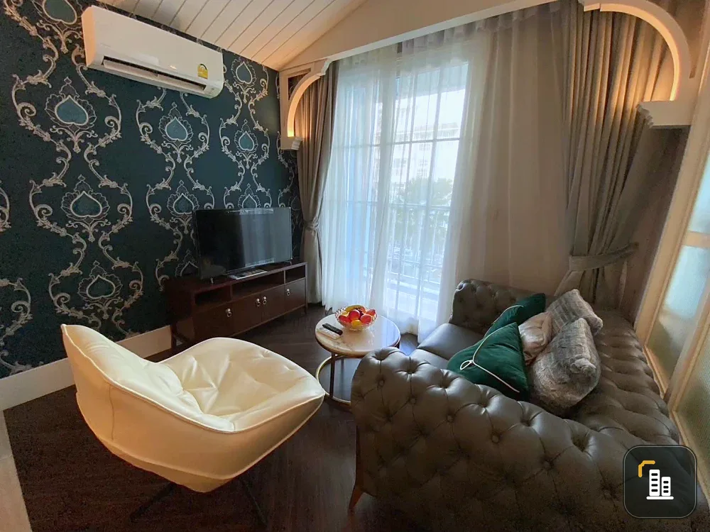 For sale: Grand Florida Beachfront Condo Resort Pattaya, decorated in Florida style, fully furnished, reserve now!