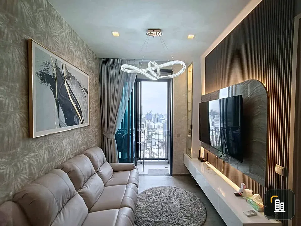 For rent: The Address Siam-Ratchathewi, 39th floor, nice room, fully furnished, nice to live in, reserve now.