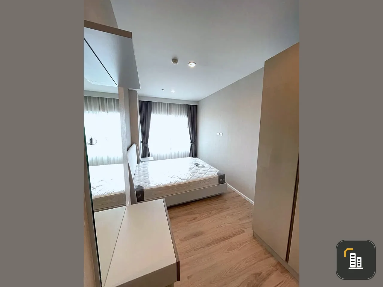 Urgent sale! Amber by Eastern Star, spacious room, lots of usable space. Come and reserve today. Don't miss out!