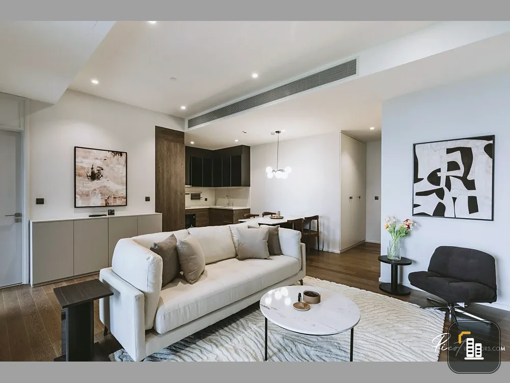 For sale or rent: Muniq Langsuan, spacious room, lots of space, well-decorated, high-quality interior. Interested? Reserve now!