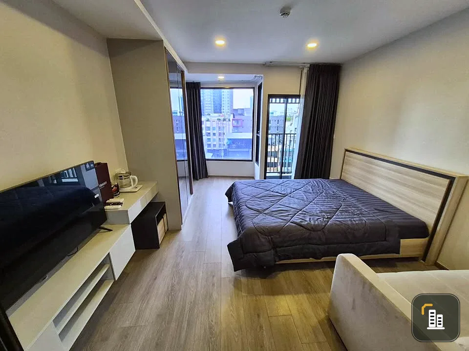Soho Bangkok Ratchada Studio for sale, fully furnished + appliances, first come first served.