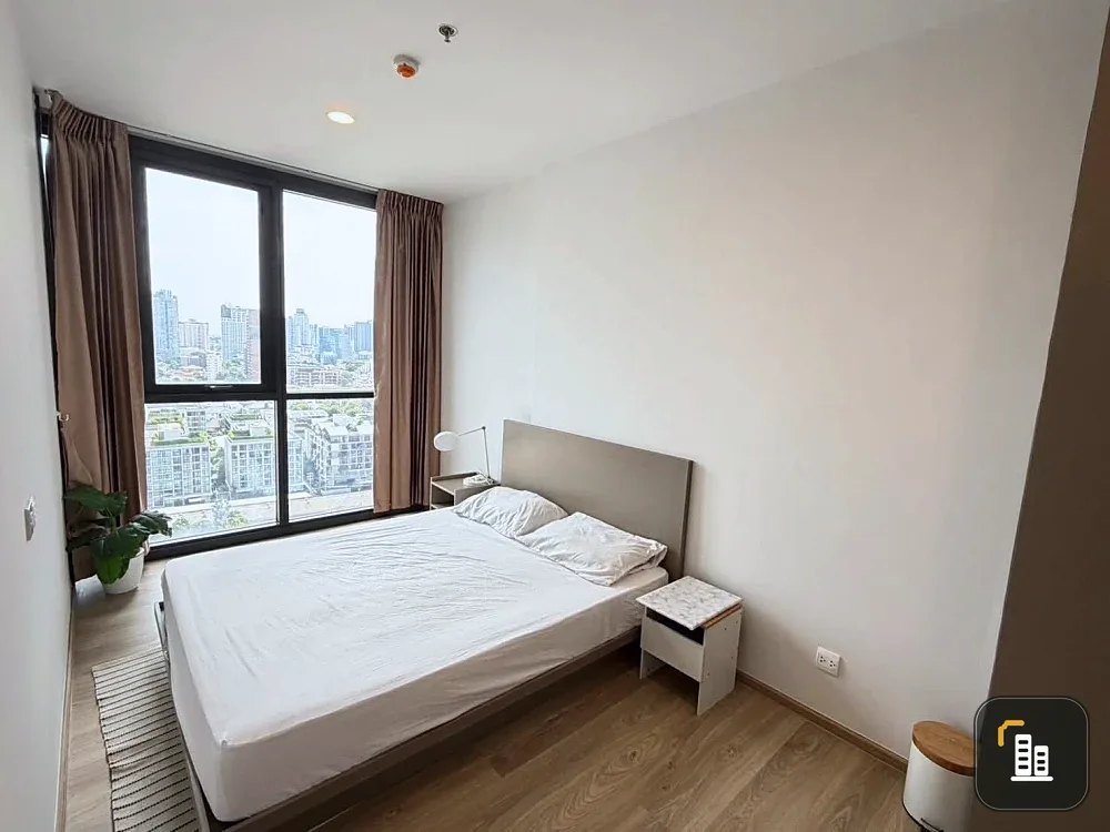 Condo for rent: Oka Haus Sukhumvit 36, a nice room, high floor, city view, fully furnished and equipped with appliances. Hurry and reserve now, don't