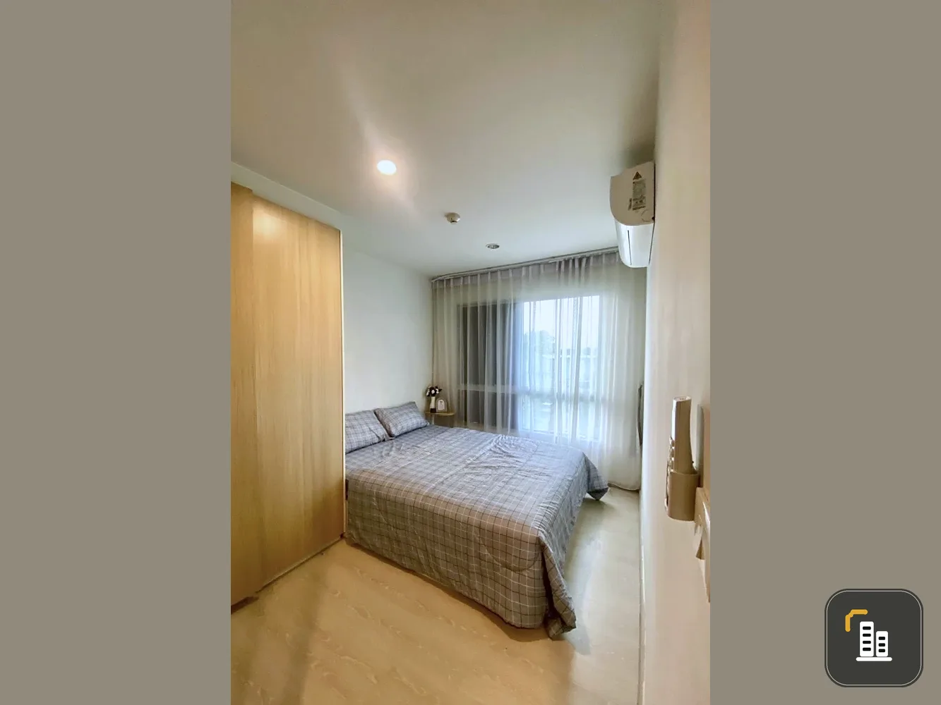 For sale: The Kith Plus Phahonyothin Khukot. Beautifully decorated room with a soothing color scheme. Fully furnished. Ready to move in.