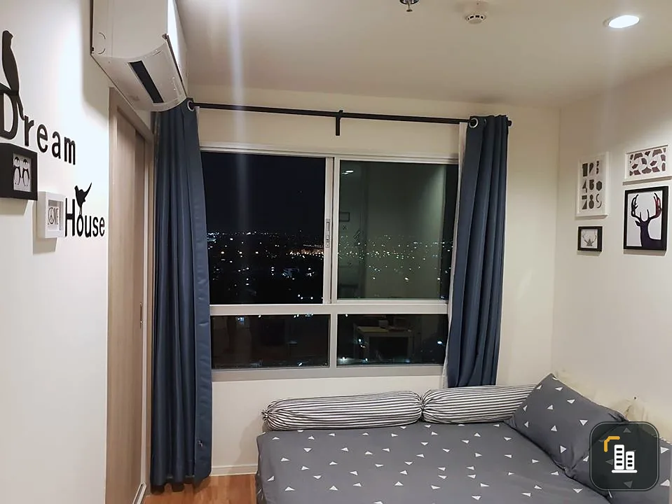 Selling cheap!! 1.89 million baht, Lumpini Park Petchkasem 98, fully furnished, ready to move in. The view of the pool overlooking the city is very beautiful, worth it.