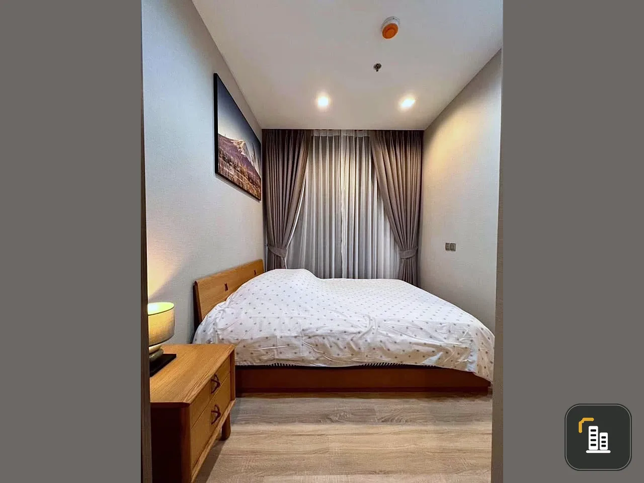 Selling The LINE Phahol-Pradipat (near BTS Saphan Khwai). Fully furnished and ready to move in.