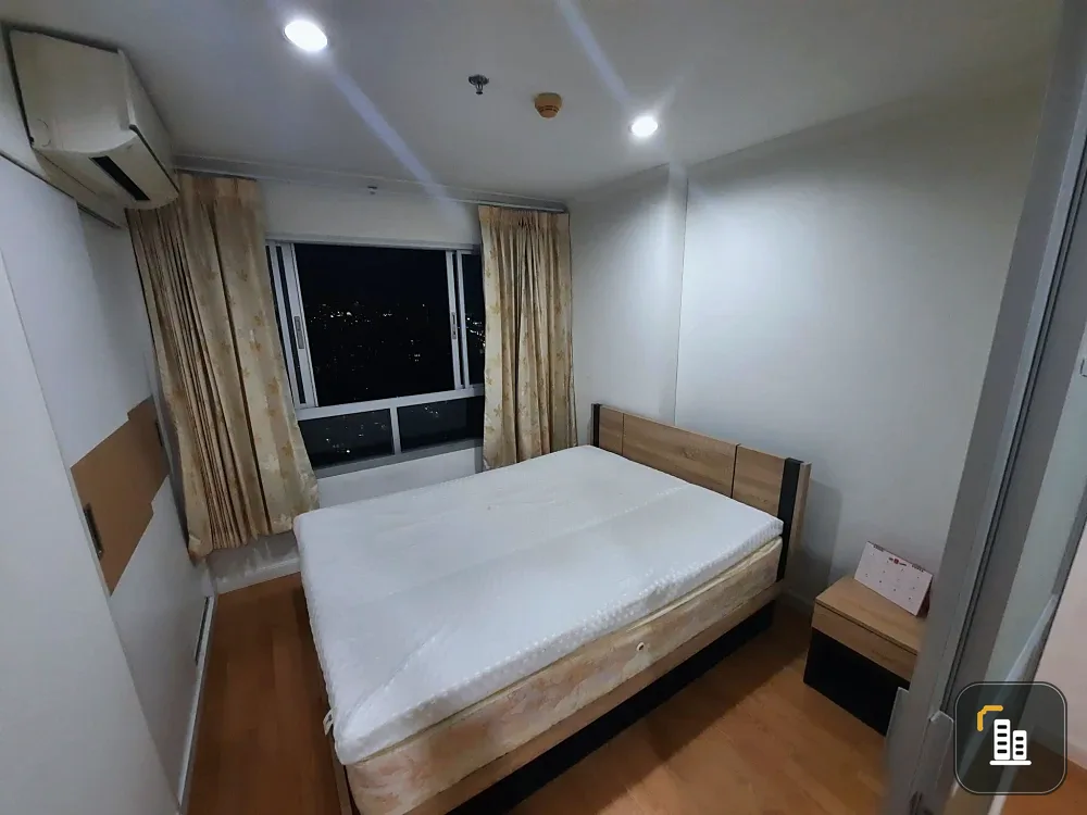 Selling Lumpini Park Pinklao, 1 bedroom, 1 bathroom. Prime location, not crowded. Fully furnished. Book now!