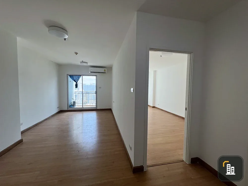 Selling Supalai City Resort Chaengwatthana, 1 bedroom, 1 bathroom. Spacious living area and complete amenities. Don't miss out!