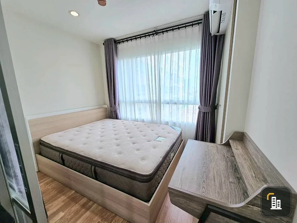 For sale: Lumpini Ville Nakorn Inthra-Riverview, 10th floor, unit next to the fire escape, no foot traffic, quiet atmosphere. Book now!