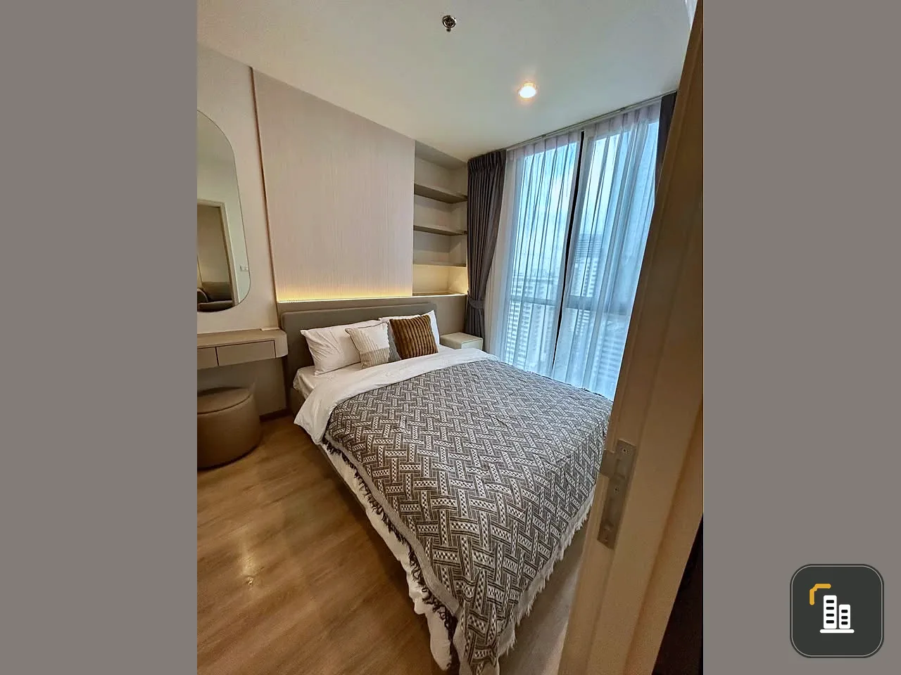 For rent: Nue District R9, corner unit with beautiful view, wallpapered throughout, fully furnished. Just bring your bags and move in!