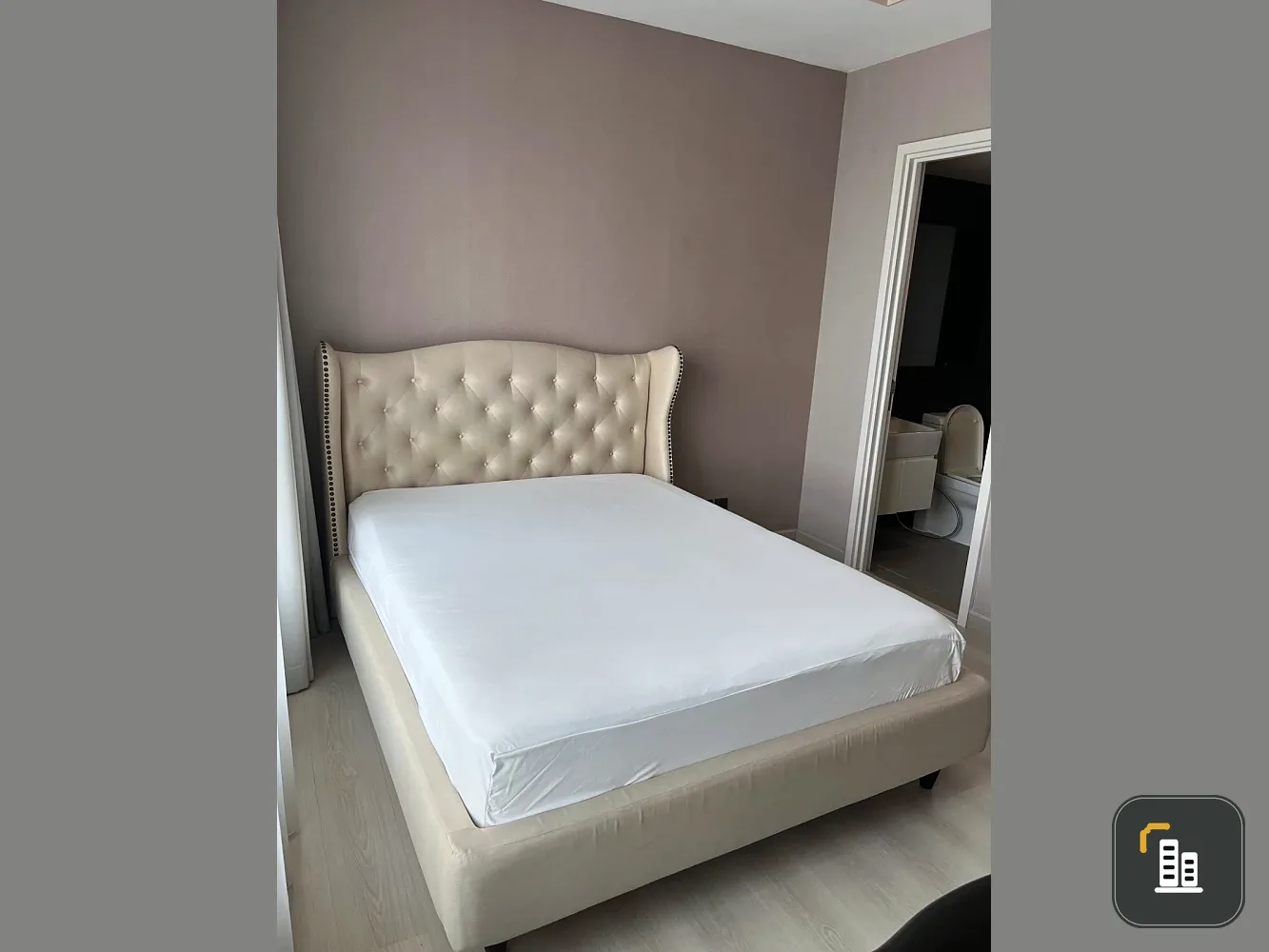 Selling The Signature by Urbano, North-facing corner unit, ready to move in. Book now! Limited time offer!