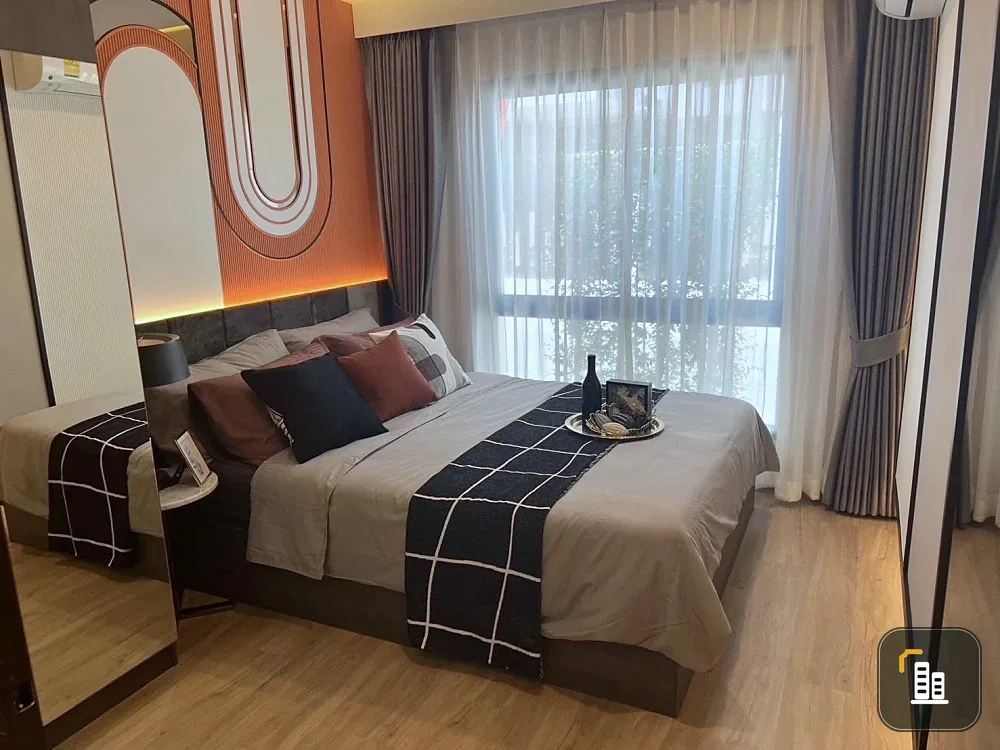 Selling down payment for HI Sukhumvit - Bangchak Station, 7th floor, pool view. Great project, reserve now!