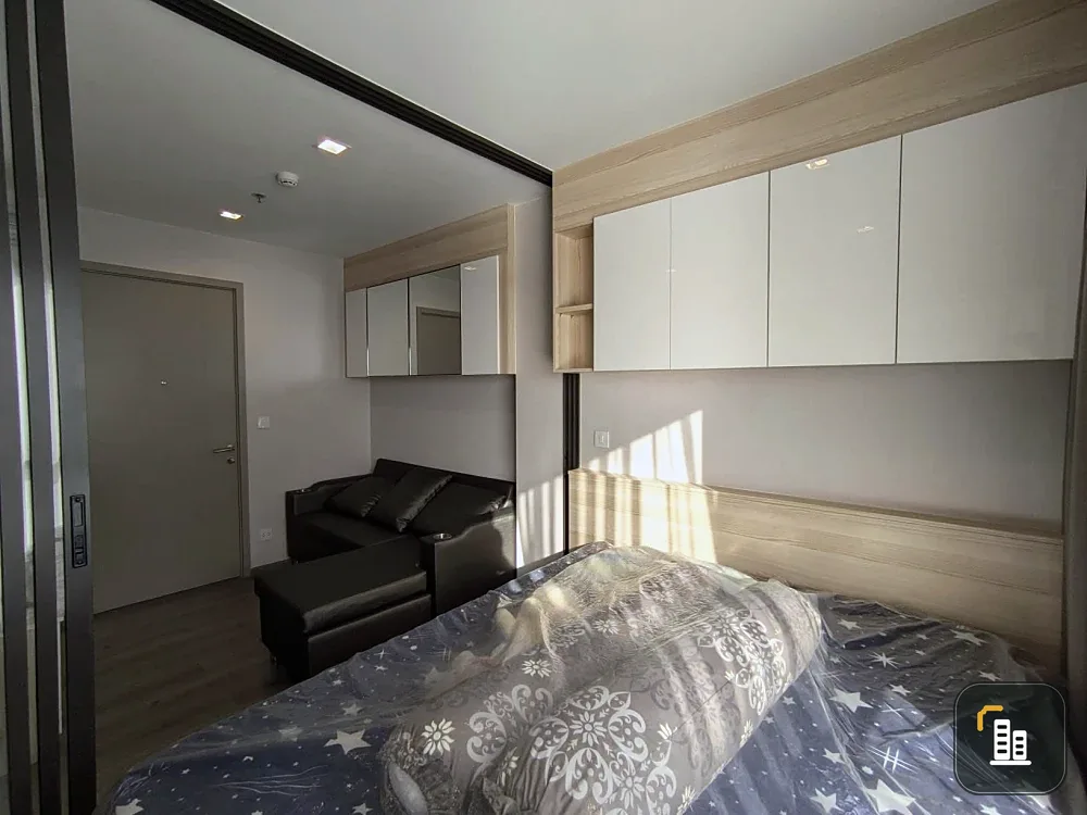 Selling The Politan Aqua, high floor unit, immaculate condition, built-in throughout, high-quality furniture. Book now!