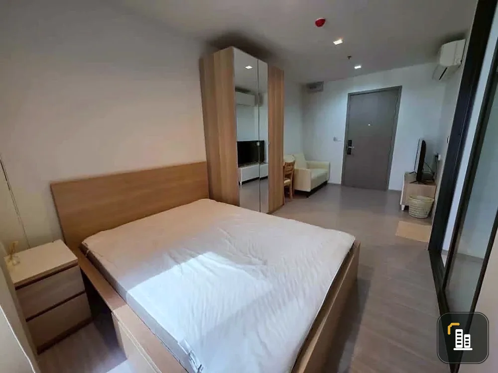For rent: Life Asoke Hype, 1 bedroom, 1 bathroom. Great location, beautiful view, fully furnished. Book now!