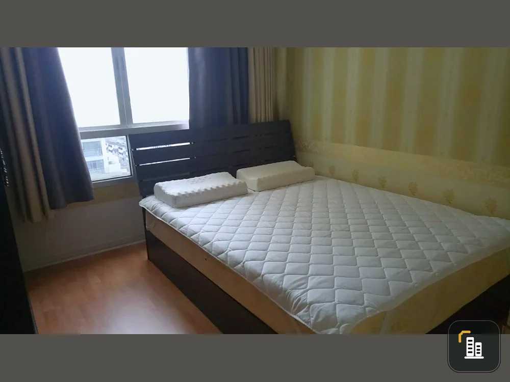 Selling Lumpini Ville Ramkhamhaeng 44 condo unit. Ready to move in, fully furnished. Book now! High floor unit with good ventilation. Don't miss out!