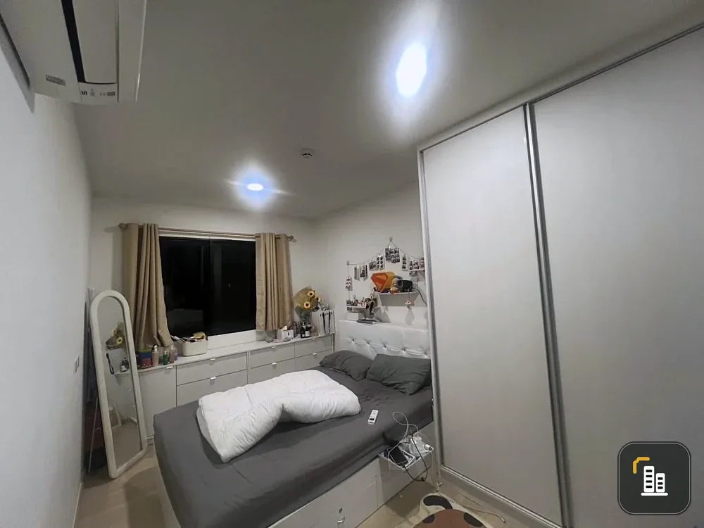 Selling Chewathai Hallmark Ladprao - Chokchai 4 Phase 2, ready-to-move-in unit. The room is well-partitioned and comes fully furnished. Book now befor