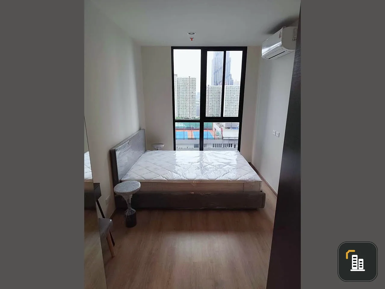 Selling down payment for Noble Nue District R9, unit on the 34th floor (very high!). Fully furnished with complete functionality. Book now, don't wait