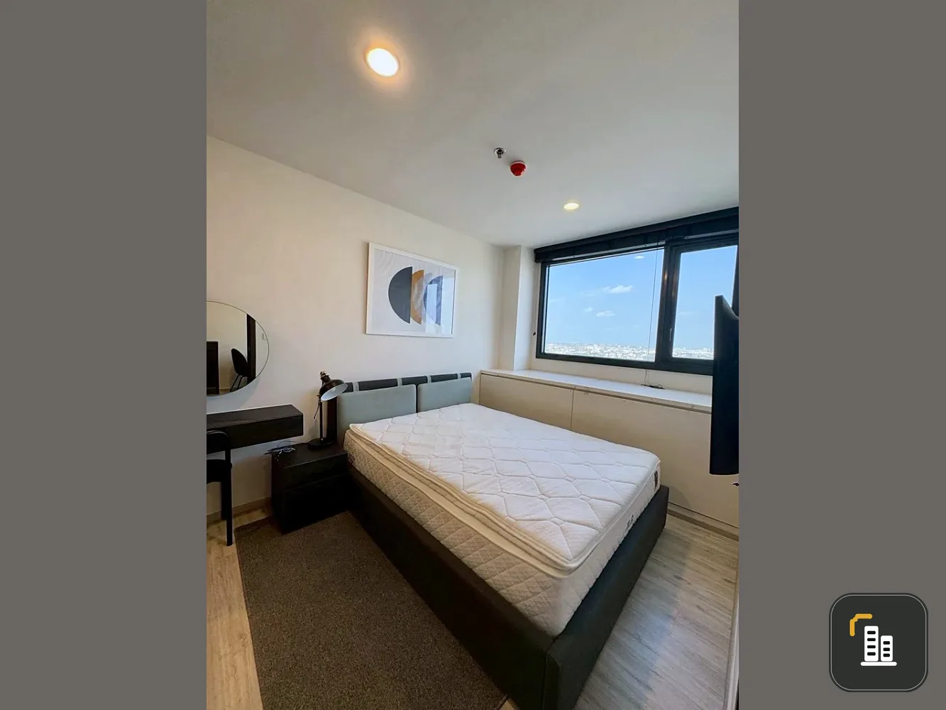 Condo for rent, XT Huai Khwang. Ready to move in condo. Great value! Book now!!