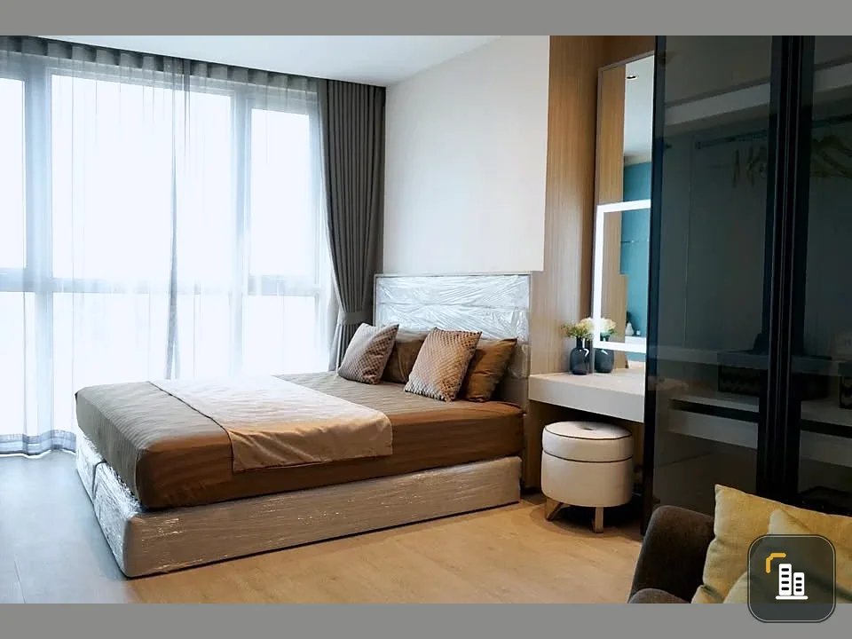 Condo for rent at Sky Walk & Weltz Residence. Spacious and comfortable rooms with plenty of usable space. Amazing price! Book now!