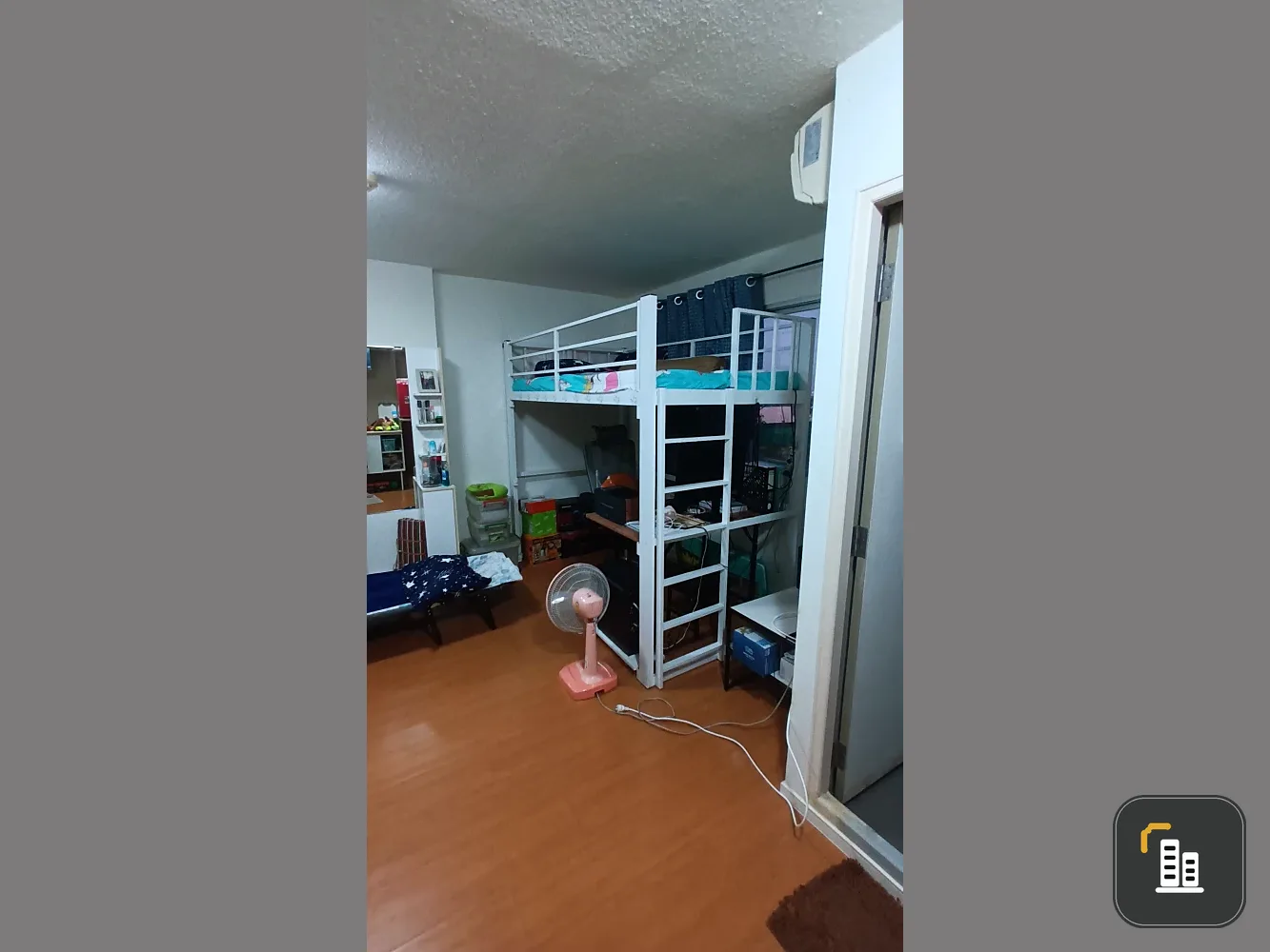 Selling Lumpini Condo Town Romklao – Suvarnabhumi. Nice unit, great location, convenient transportation, fully furnished. Book now!