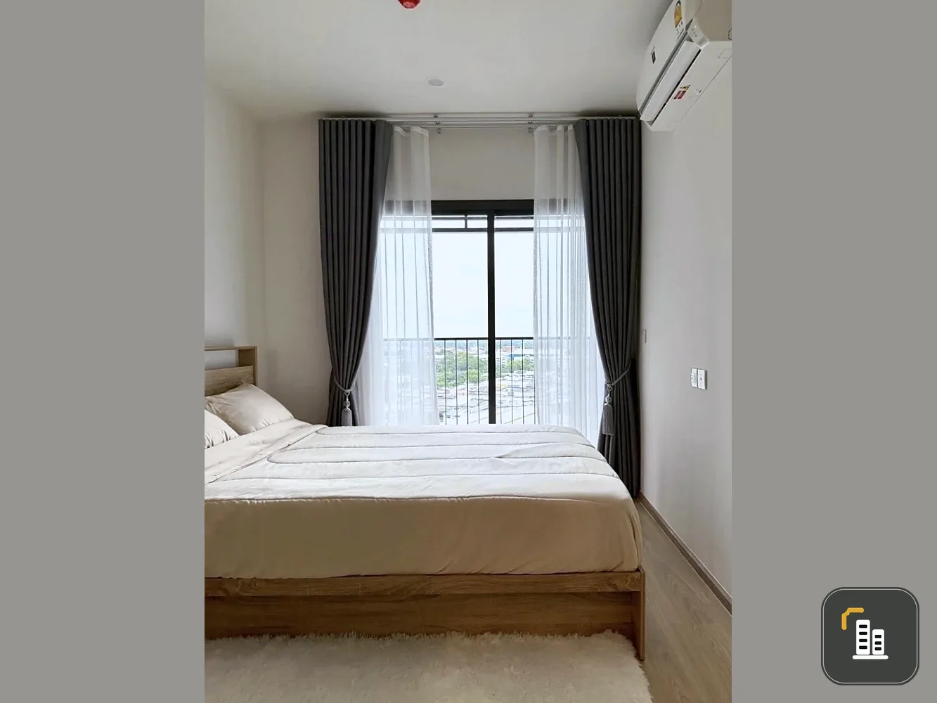 For rent: Life Rama 4 - Asoke, 1 bedroom, 1 bathroom, fully furnished. Just bring your bags and move in!