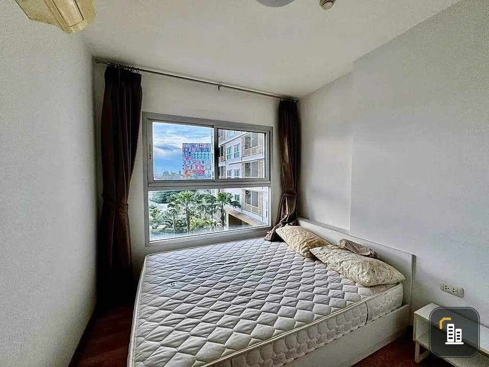 Selling ready-to-move-in condo at The Trust Condo South Pattaya. Fully furnished, spacious and comfortable. Book now!