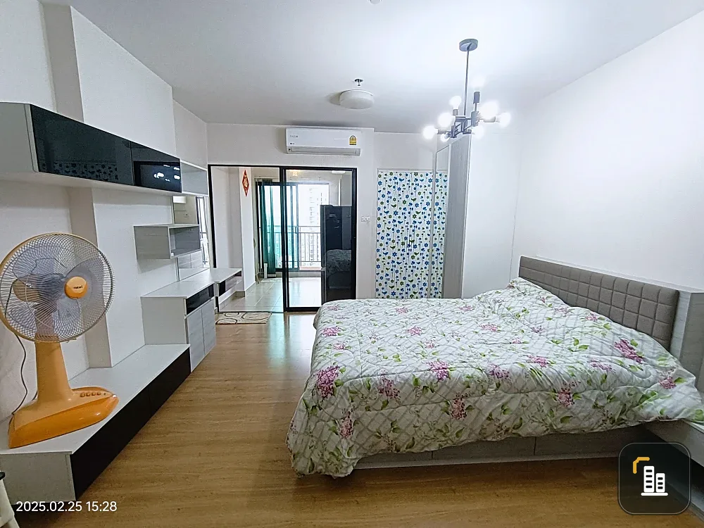 For rent: Supalai Loft Chaeng Watthana. Spacious and comfortable room, fully furnished. Book now before it's too late!