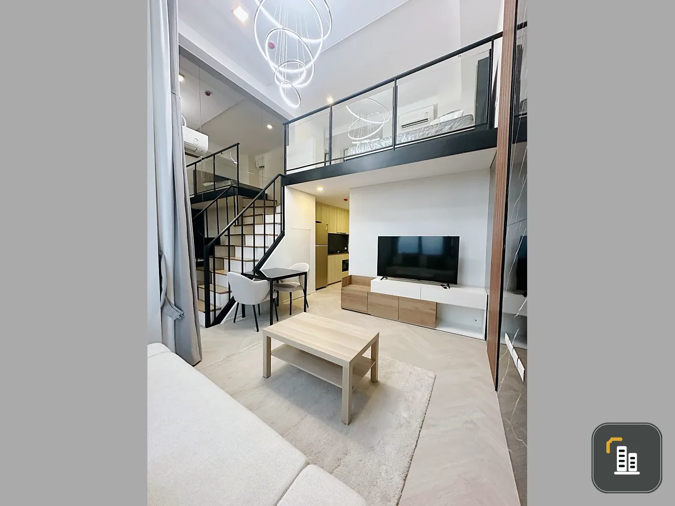 For rent: Siamese Sukhumvit (On Nut), double volume unit with 4.4 meter high ceilings, beautiful view, floor-to-ceiling windows, fully furnished and r