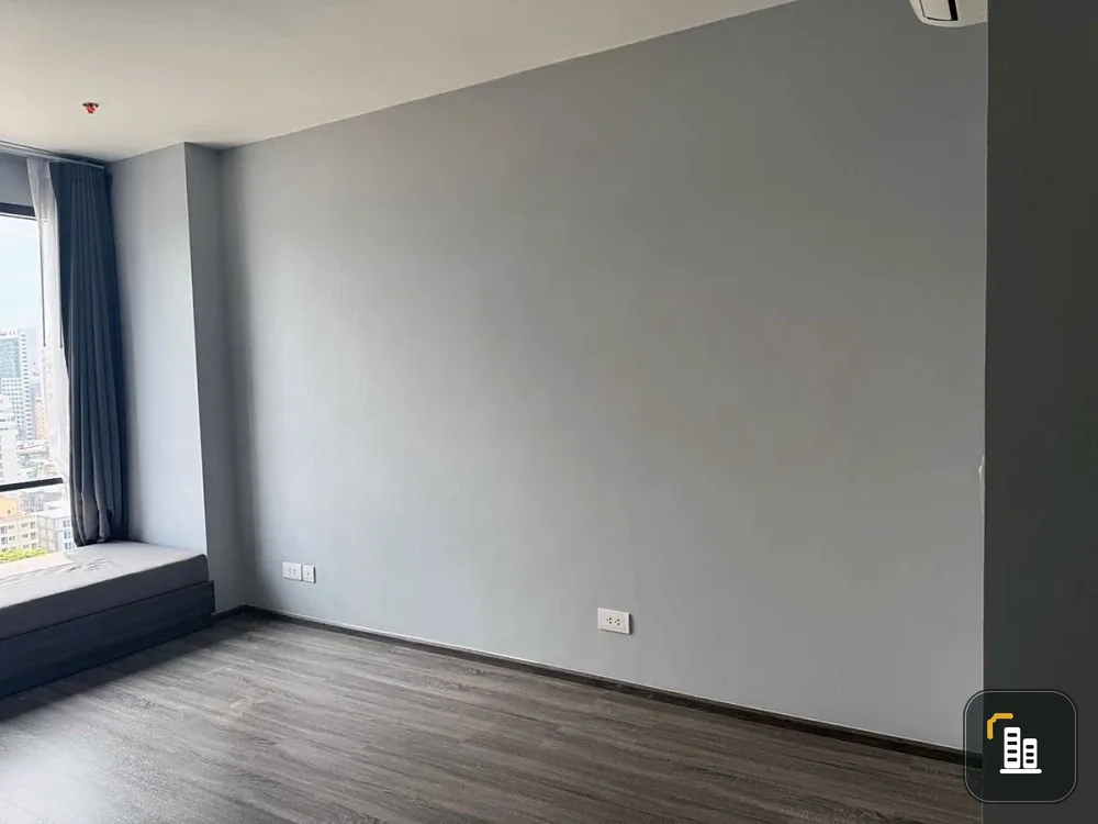 Selling Ideo Mobi Rangnam unfurnished unit. Spacious, airy, and bright. Interested in owning one? Book now!