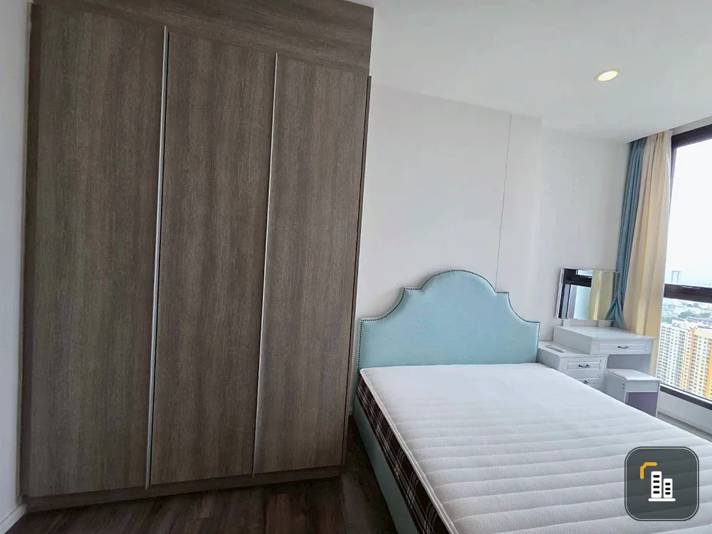Condo for rent, Whizdom Essence. Available now! Book now!!