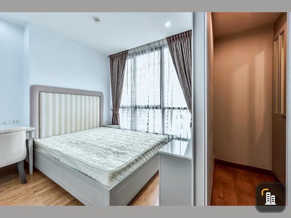Selling The Editor, corner unit with beautiful view, fully furnished. Book now!
