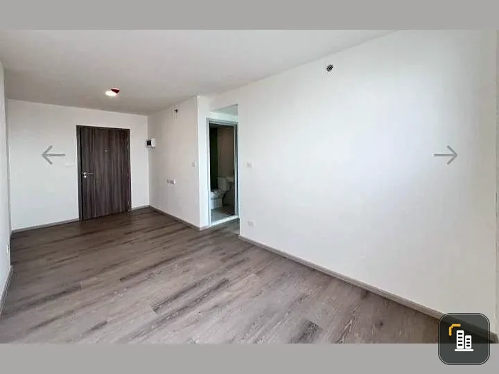 Selling down payment for The Origin Sukhumvit - Praksa, studio unit. Fully furnished with full amenities and beautiful high-floor views. Don't miss out