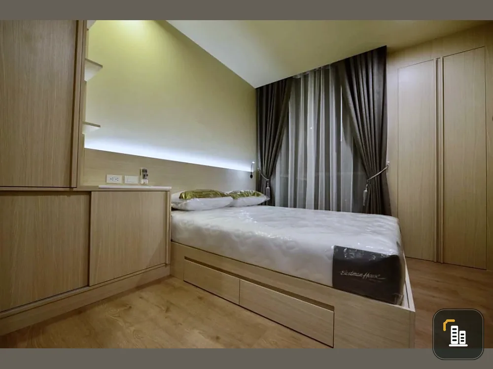 Condo for rent at Noble Recole Sukhumvit 19. Spacious and comfortable unit with ample living space and complete amenities. Book now!