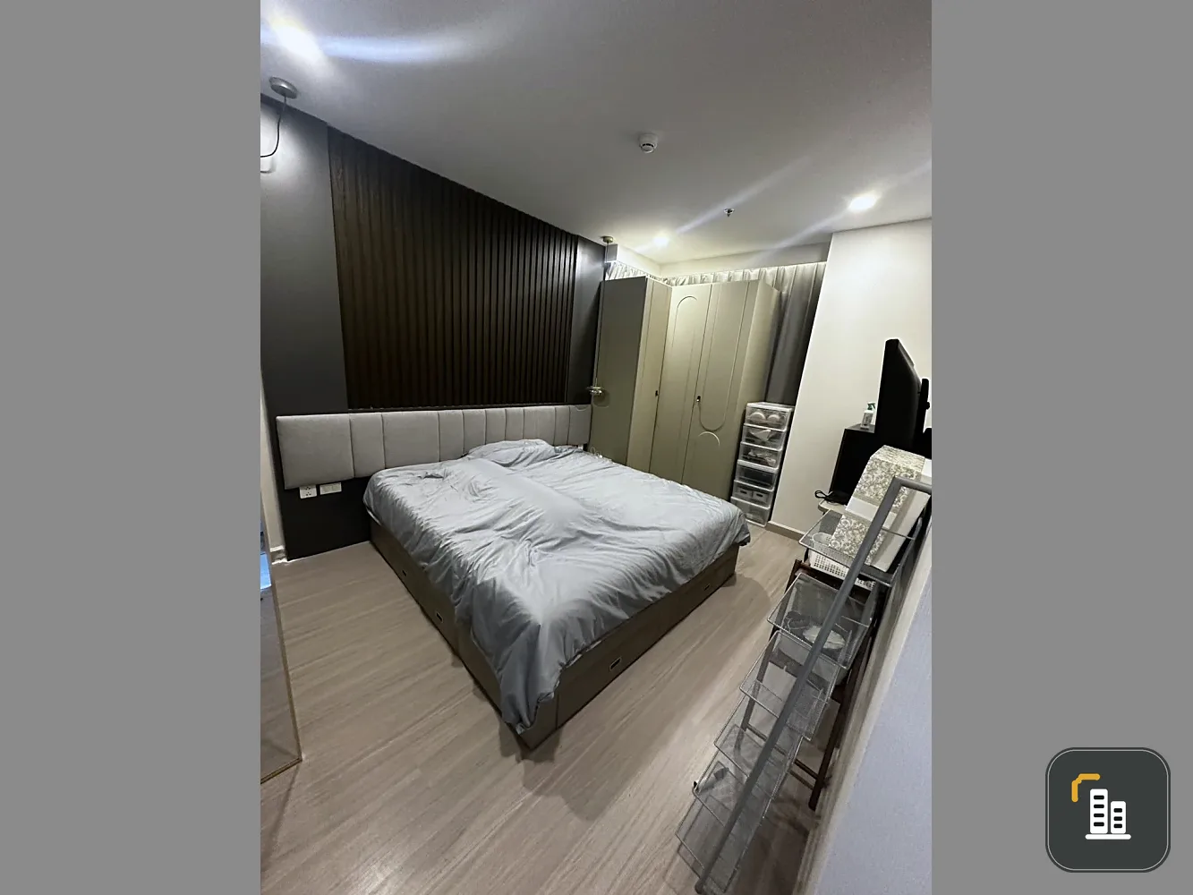 Selling Supalai Lite Thaphra - Wongwian Yai, 2 bedrooms, spacious living area, complete amenities. Book now!
