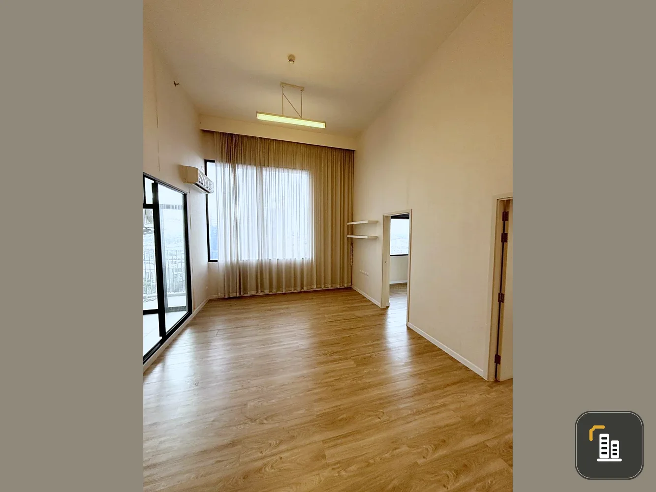 Selling Blossom Condo @Fashion, 10th floor. Beautiful view with no obstructing buildings. Corner unit with high ceilings, spacious and airy. Book now!